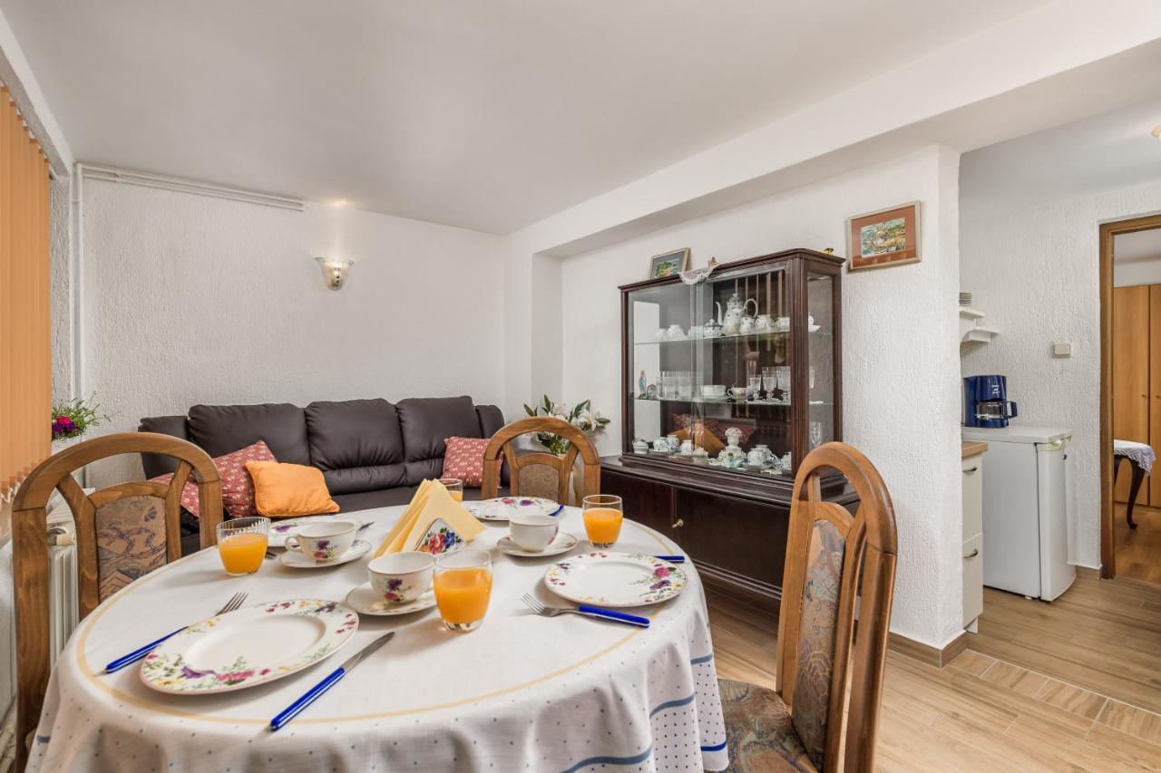 Apartments & Rooms Ribaric Ловран Екстериор снимка