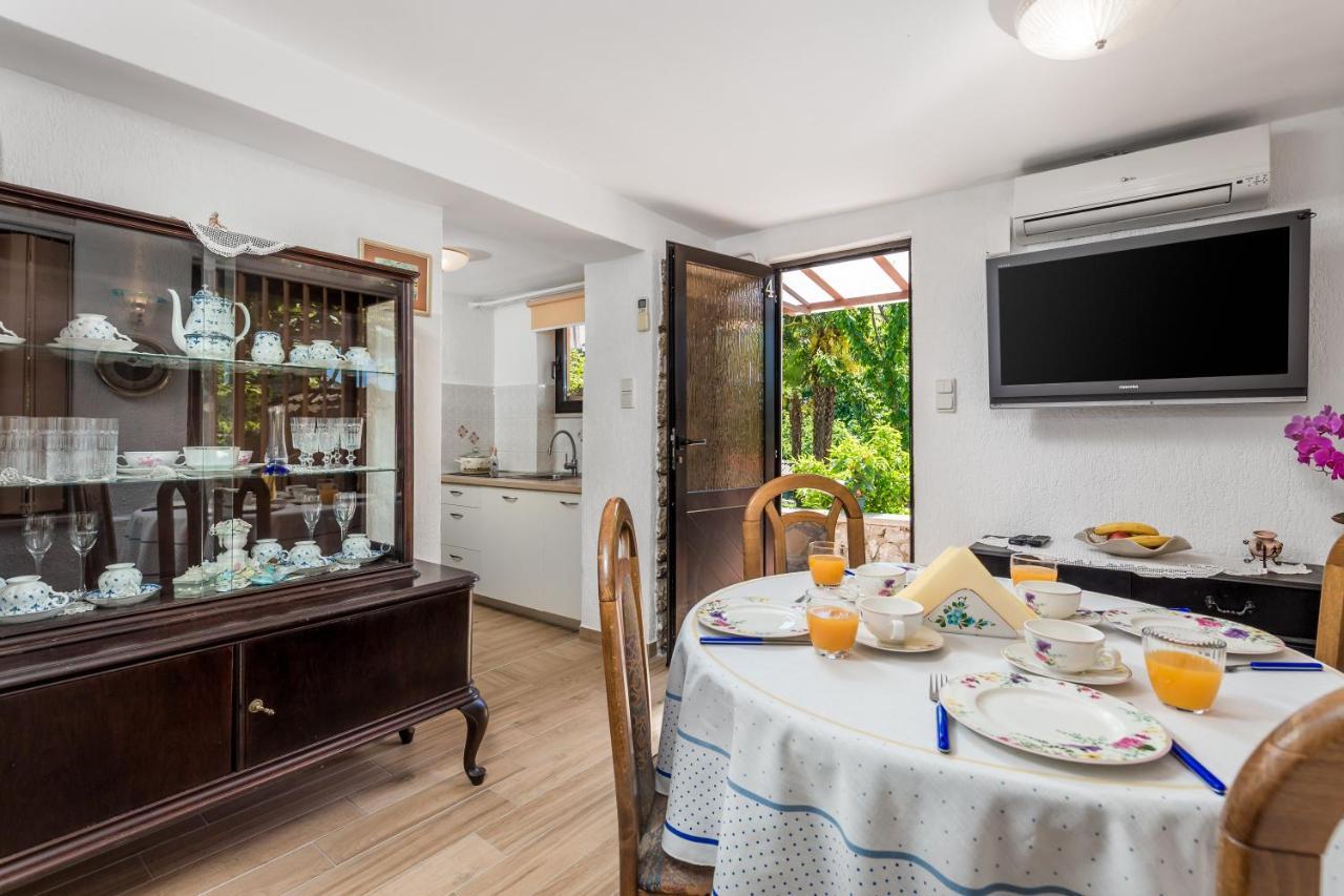 Apartments & Rooms Ribaric Ловран Екстериор снимка